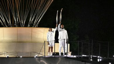 JO de Paris 2024 : Marie-José Pérec et Teddy Riner allument la vasque olympique