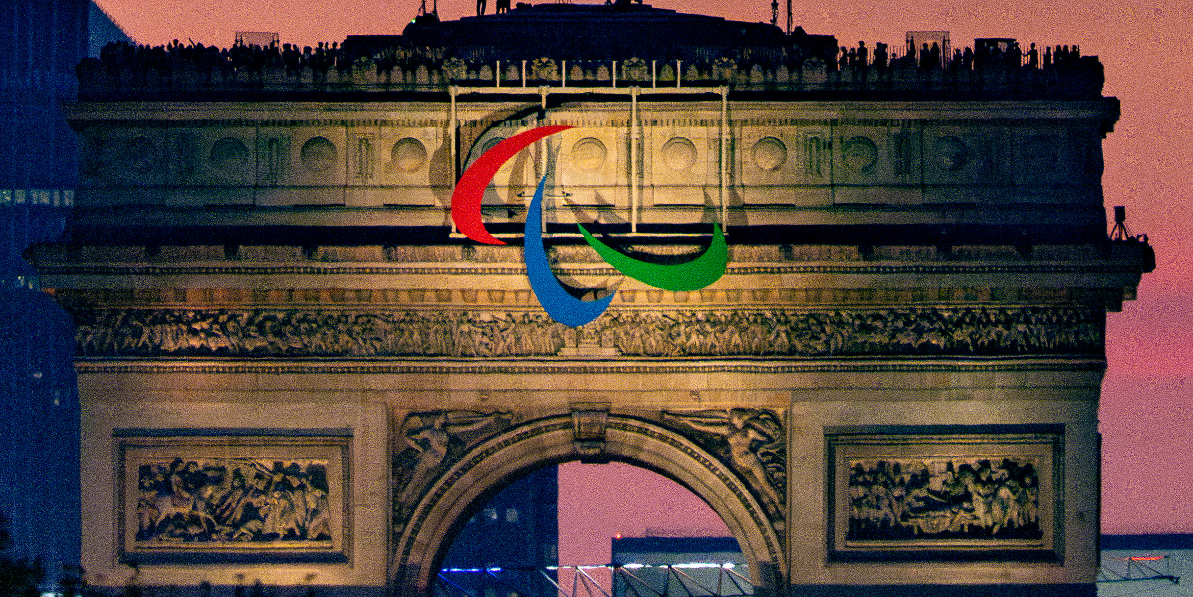 Quelles sont les origines des Agitos, installés sur l’Arc-de-Triomphe ?