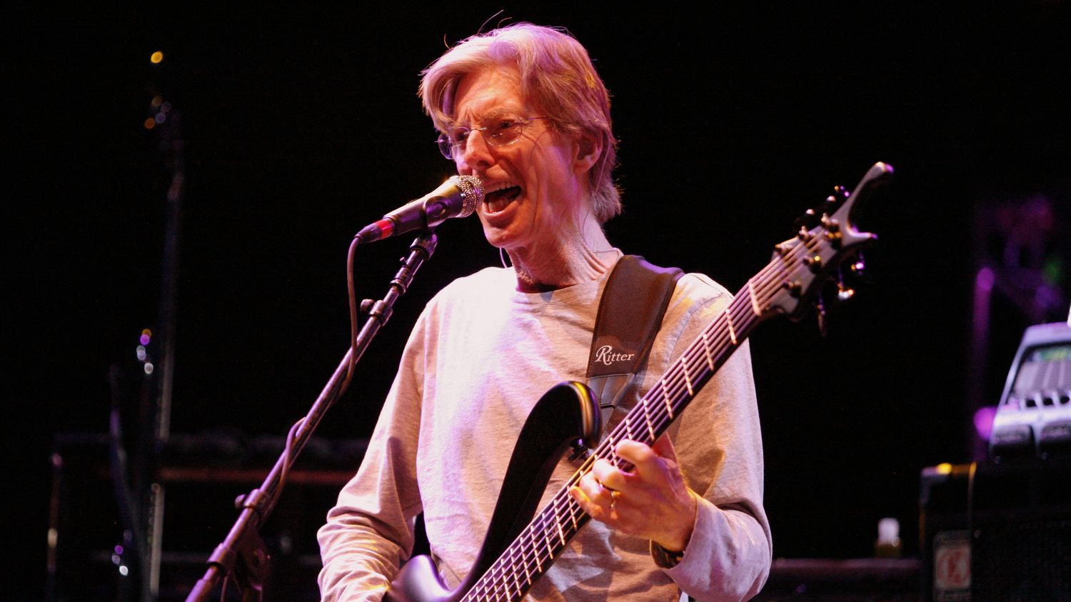 Décès du bassiste Phil Lesh, l’un des fondateurs du groupe de rock psychédélique Grateful Dead