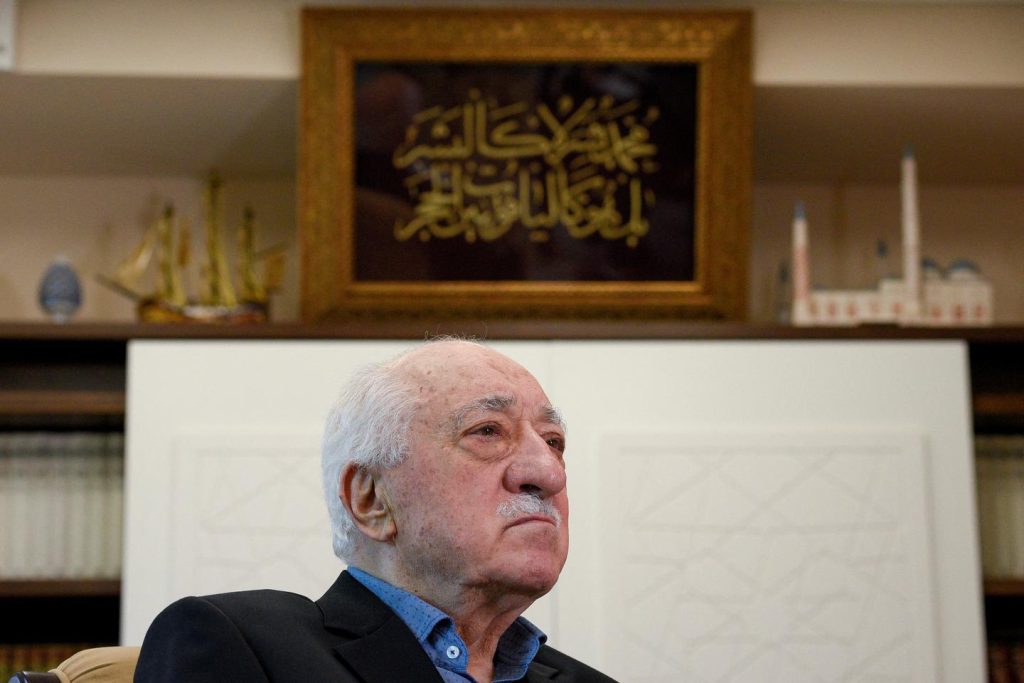 Fethullah Gülen, le prédicateur musulman accusé d’avoir fomenté la tentative de coup d’État en Turquie en 2016, est décédé