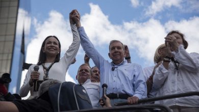 Le prix Sakharov du Parlement européen décerné aux opposants vénézuéliens Maria Corina Machado et Edmundo Gonzalez Urrutia