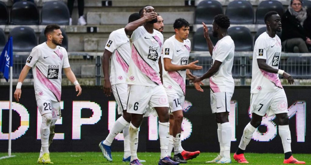 Angers remporte le match de la peur contre Saint-Étienne