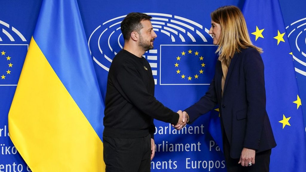 Les députés approuvent un prêt de 35 milliards d’euros pour l’Ukraine avec le soutien de l’extrême droite