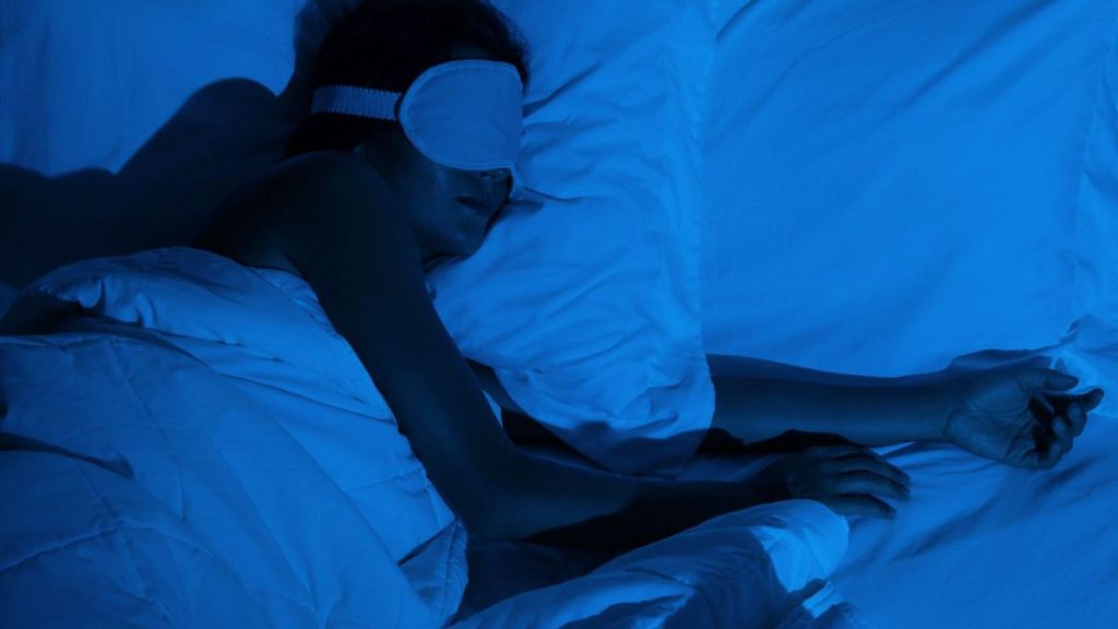 Couvertures lestées : une meilleure qualité de sommeil et moins de médicaments chez l’adulte ?