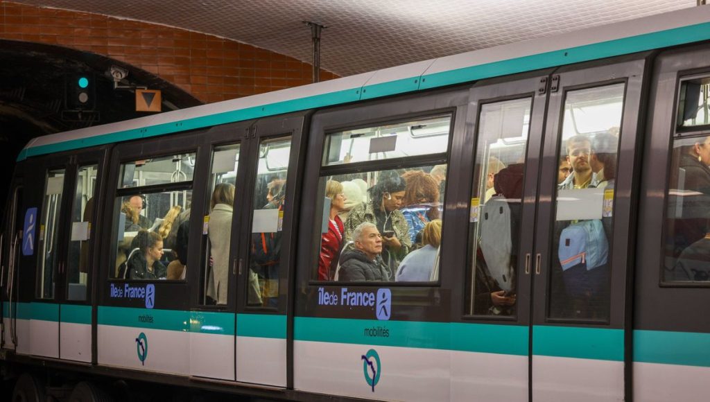 Paris : un homme soupçonné de porter un maillot « anti-juif » dans le métro interpellé