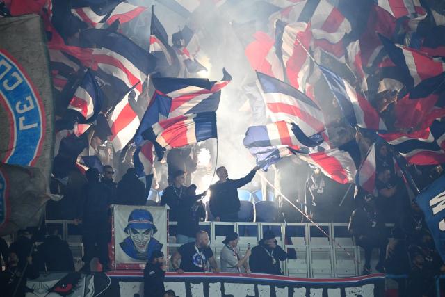 Clubs et autorités impuissants face aux chants discriminatoires dans les tribunes