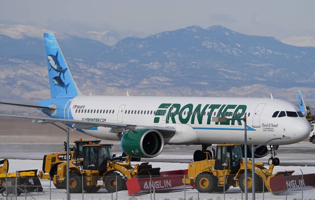 Après l’atterrissage d’un Airbus en feu, trois passagers traumatisés portent plainte contre la compagnie