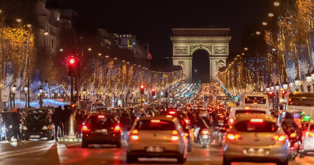 La Mairie de Paris publie à partir de lundi un arrêté instituant une zone à circulation limitée dans le centre-ville de la capitale