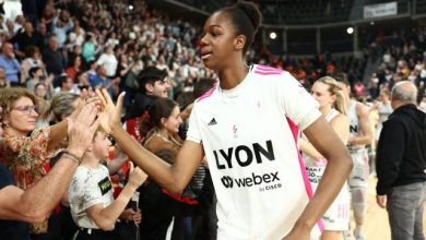 Dominique Malonga (Asvel) première Française à dunk en match officiel