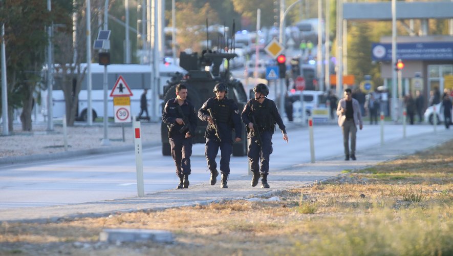 Au moins 5 morts, des coups de feu, des auteurs « probables »… ce que l’on sait de l’attentat suicide en Turquie