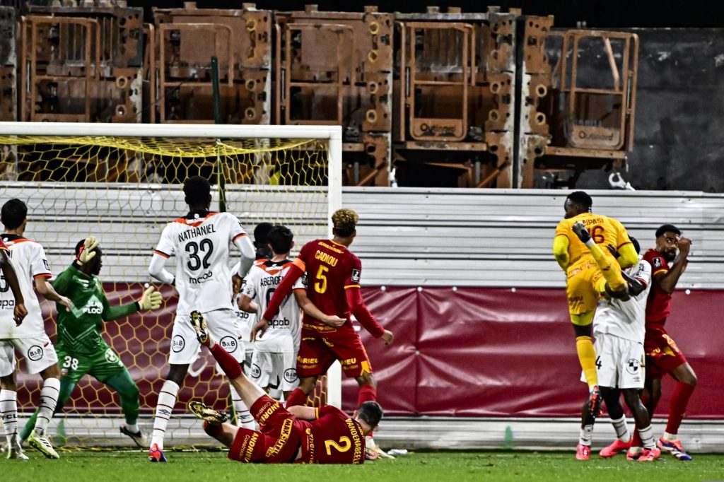 INCROYABLE : Le gardien de Rodez égalise sur corner à la dernière seconde ! -beIN SPORTS