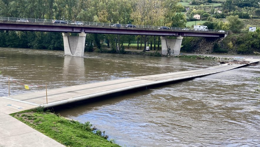 Bravant l’interdiction d’accès à une passerelle, un homme tombe dans le Tarn : emporté par les eaux, il est toujours porté disparu