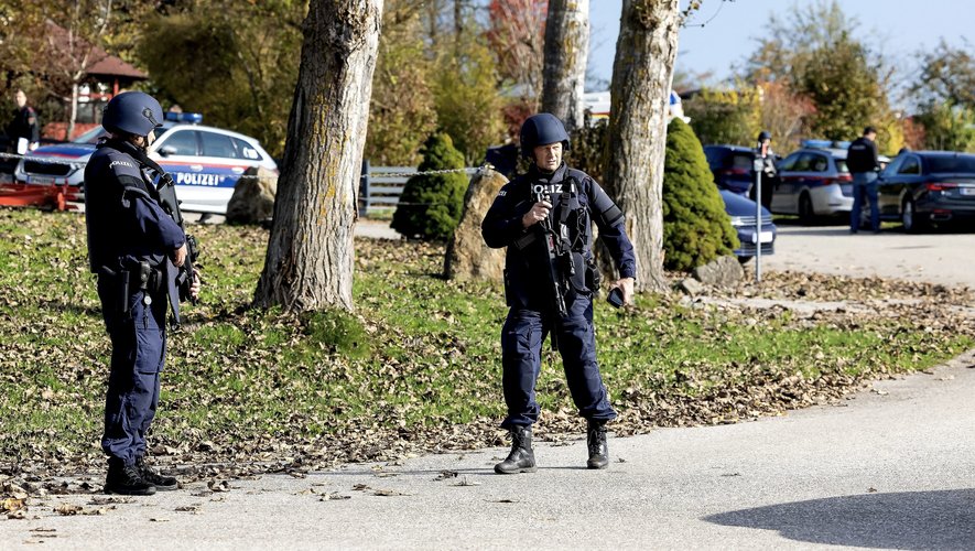 Le corps d’un maire abattu retrouvé « gisant dans un pré » : une vaste opération lancée pour retrouver le suspect en fuite