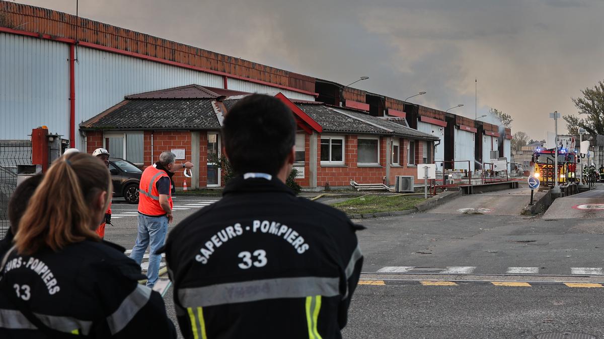 Vidéo. 60 tonnes de plastique en feu dans une usine de recyclage de la métropole de Bordeaux – Sud-Ouest