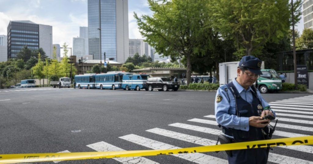 Japon : un homme arrêté après avoir prétendument lancé des cocktails Molotov sur le siège du parti au pouvoir : Actualités