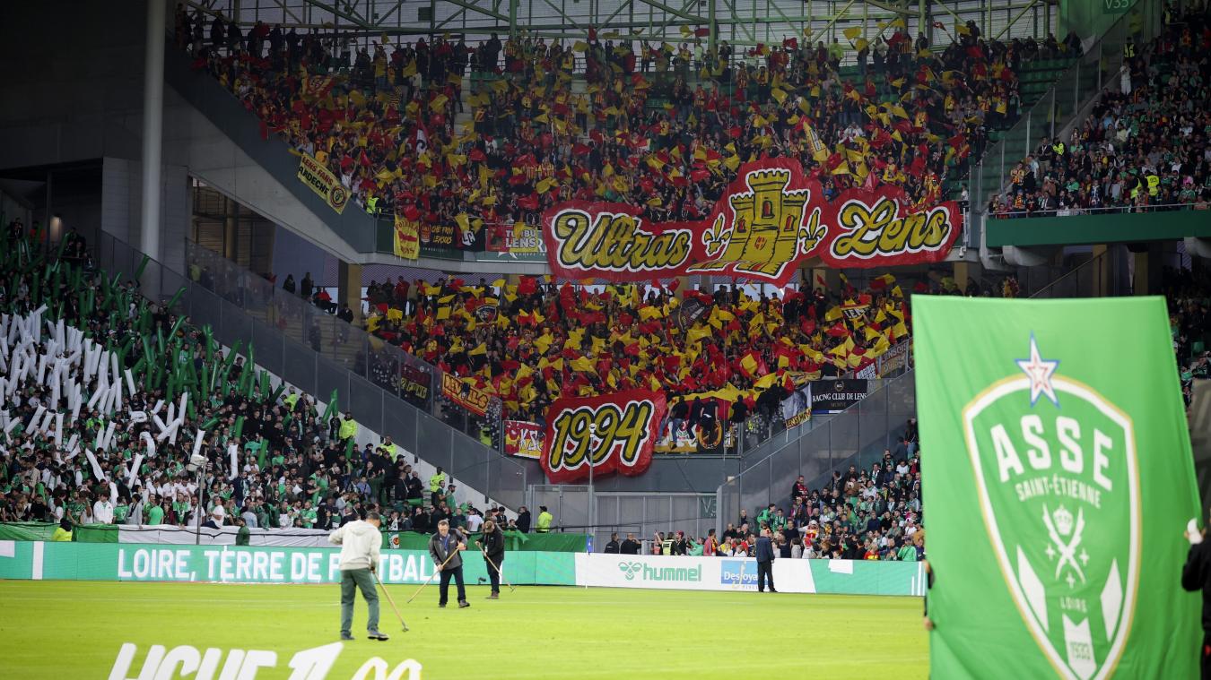 Quand les supporters du RC Lens et de Saint-Etienne chantent les Corons en chœur