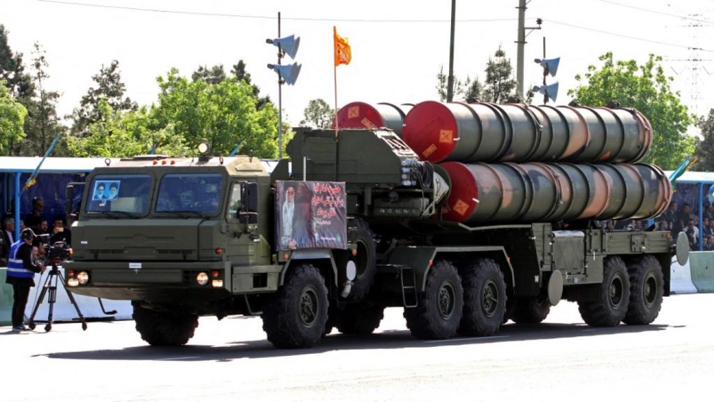 « L’Iran est presque nu » : Israël a détruit toutes ses batteries antimissiles S-300 en réponse