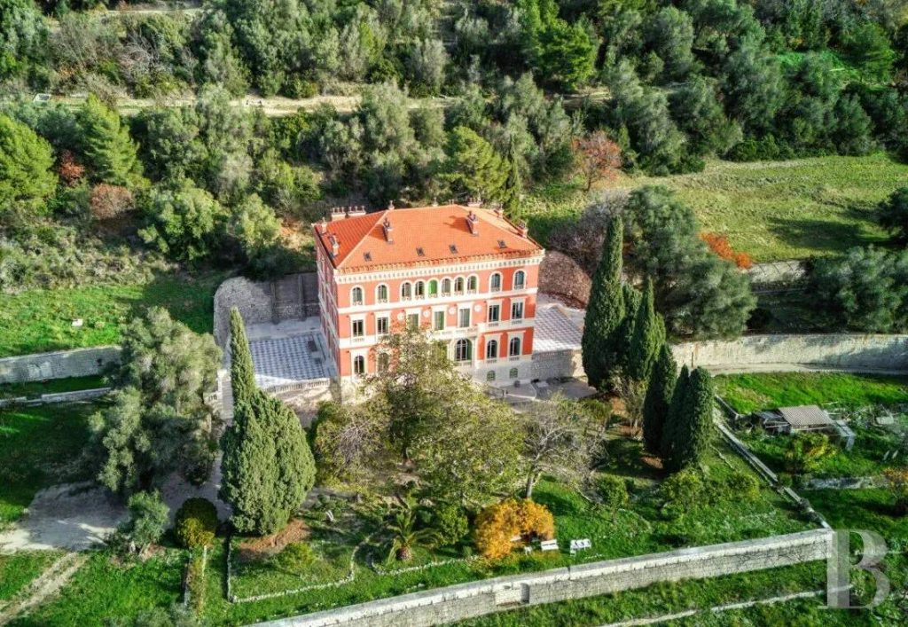 Ce bien avec une vue imprenable sur la Promenade des Anglais est à vendre pour plus de 12 millions d’euros