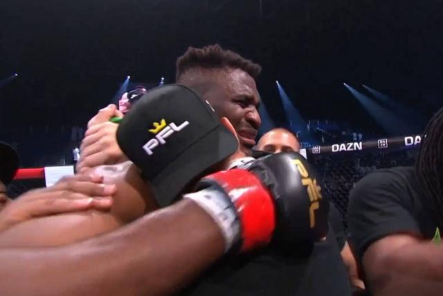 Francis Ngannou gagne par KO. en trois minutes pour son retour en MMA avec le PFL