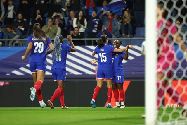 Les Bleues tiennent bon face à une Jamaïque faible pour la première de Laurent Bonadei