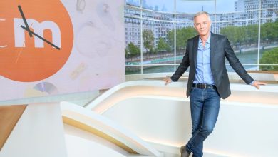 Jean-Baptiste Boursier sur TF1, Julien Arnaud sur France 2 : Comment les jokers du « 20 Heures » abordent le match qui débute ce soir