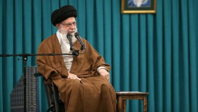 En Iran, la réponse de l’ayatollah Khamenei aux frappes israéliennes illustre le dilemme actuel de Téhéran