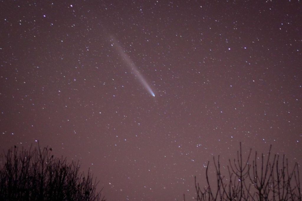 Après les magnifiques aurores boréales, la « comète du siècle » est visible dans le ciel du Cotentin