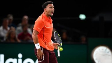 Arthur Fils maîtrise Jan-Lennard Struff au deuxième tour du Rolex Paris Masters