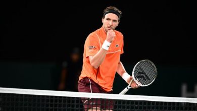 Arthur Rinderknech bat Alex Michelsen et se qualifie pour les huitièmes de finale du Rolex Paris Masters