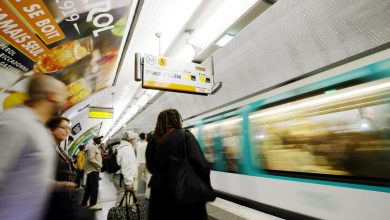 Un homme au maillot floqué « anti-juif » photographié dans le métro parisien, une enquête ouverte