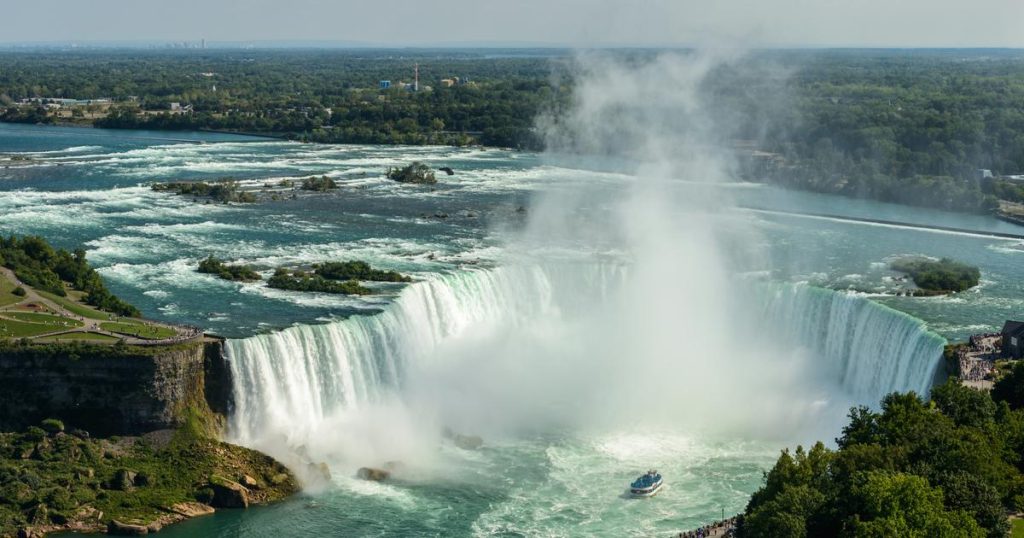 Une mère se jette dans les chutes du Niagara avec ses deux enfants âgés de 9 ans et 5 mois