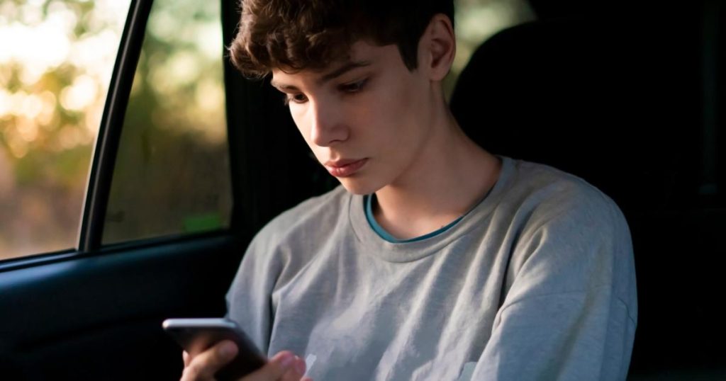 Uber lance son service VTC dédié aux adolescents en France afin de « faciliter la vie des parents »