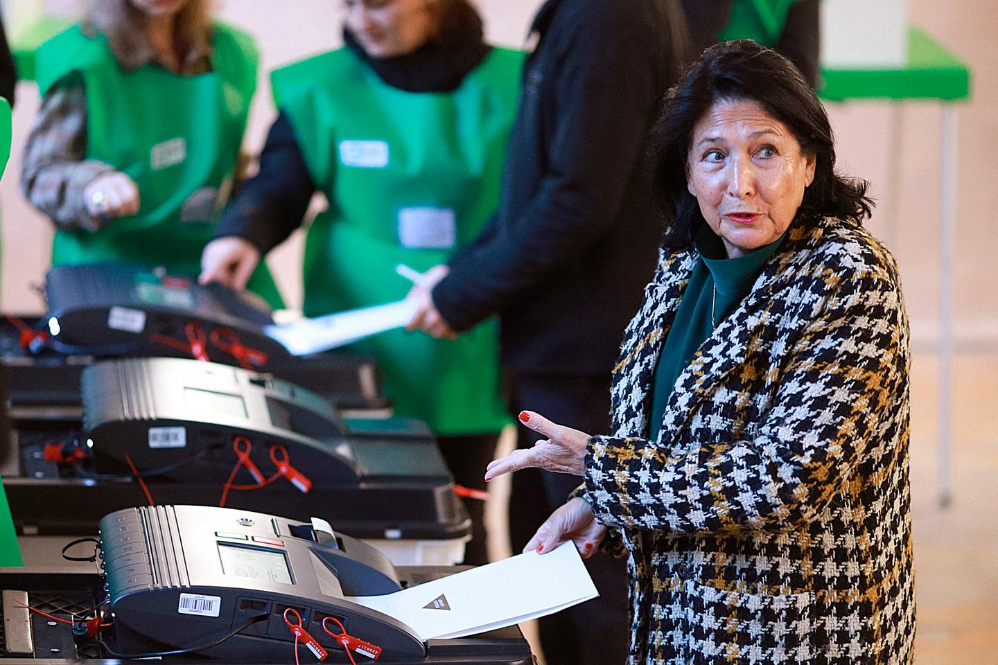 La présidente Salomé Zourabichvili dénonce une « falsification totale » des élections législatives et accuse la Russie