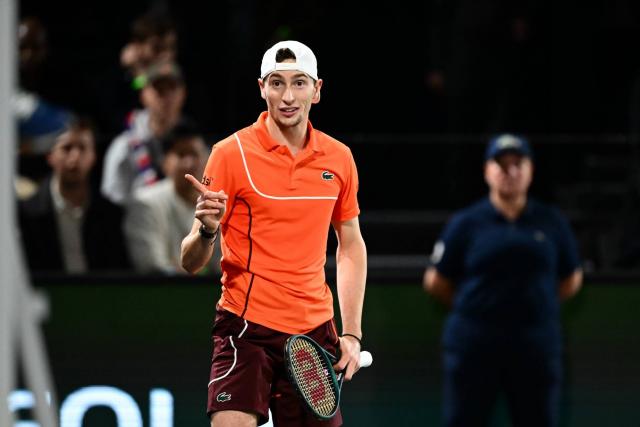 Ugo Humbert vainqueur facile de Marcos Giron avant d’affronter Carlos Alcaraz en 8es au Rolex Paris Masters