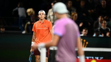 Malgré un bon départ face à Holger Rune, Arthur Cazaux s’arrête en huitièmes de finale au Rolex Paris Masters