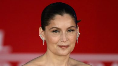 Laetitia Casta divine à Rome en robe asymétrique, elle retrouve un ex sur le tapis rouge !