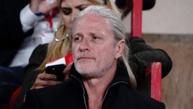 Emmanuel Petit n’a plus vraiment d’espoir : sa fille Zoé a coupé les ponts depuis des années, un dernier message envoyé