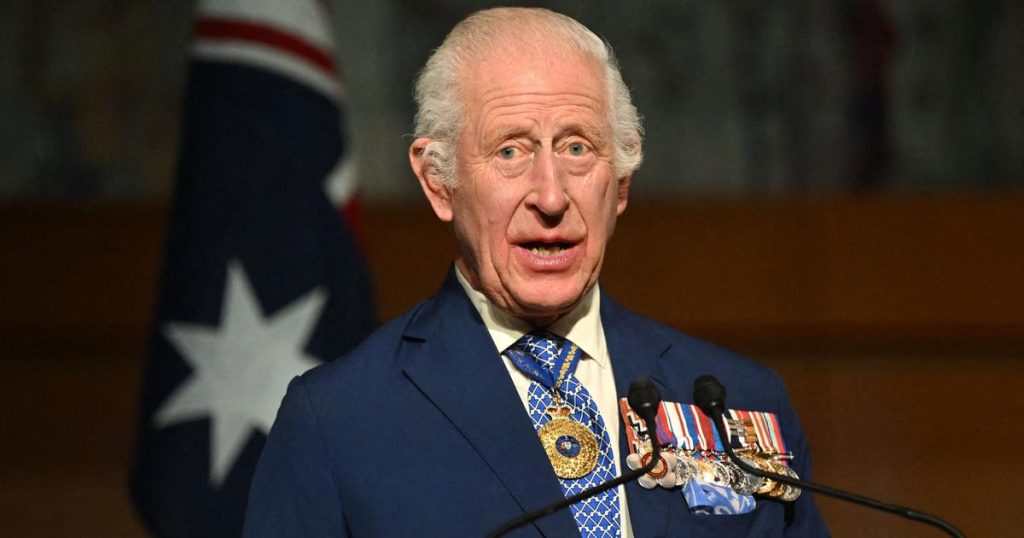 Charles III interrogé par un représentant aborigène lors de sa visite au Parlement australien