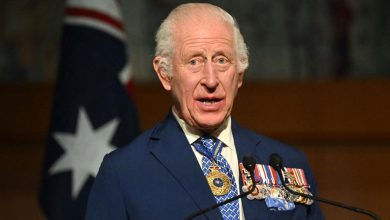 Charles III interrogé par un représentant aborigène lors de sa visite au Parlement australien