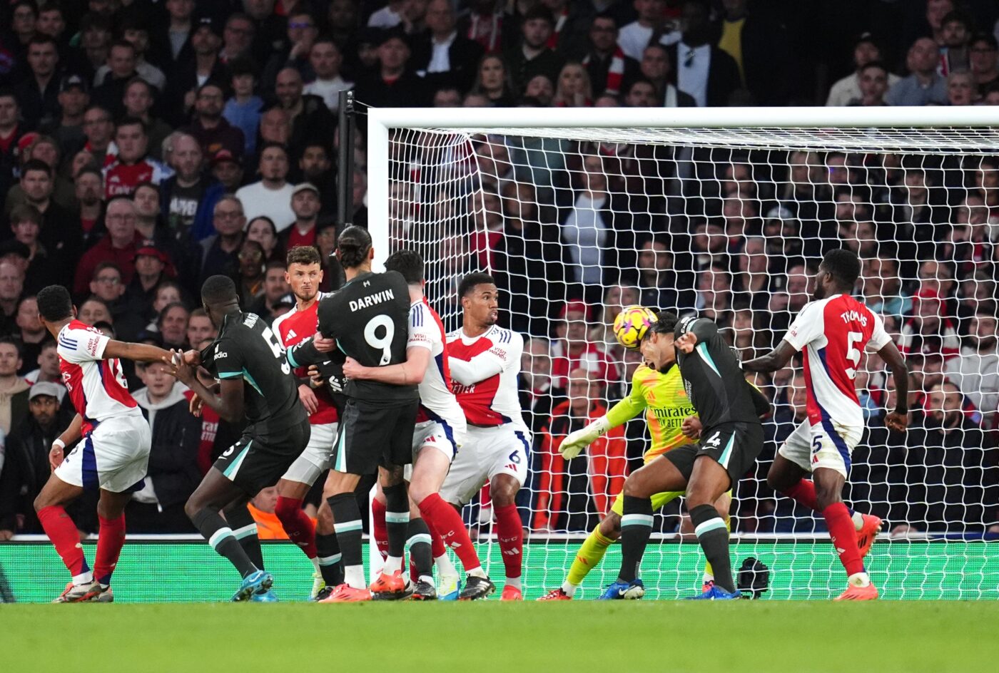 Arsenal cale, mais éjecte Liverpool de son trône – Premier League – J9 – Arsenal-Liverpool (2-2)