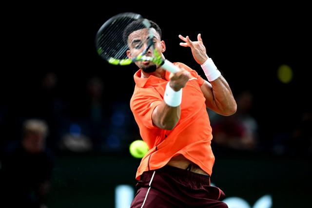 Plein de sang-froid, pour la première fois de sa carrière 8ème d’un Masters 1000, Arthur Fils est prêt à défier Alexander Zverev au Rolex Paris Masters