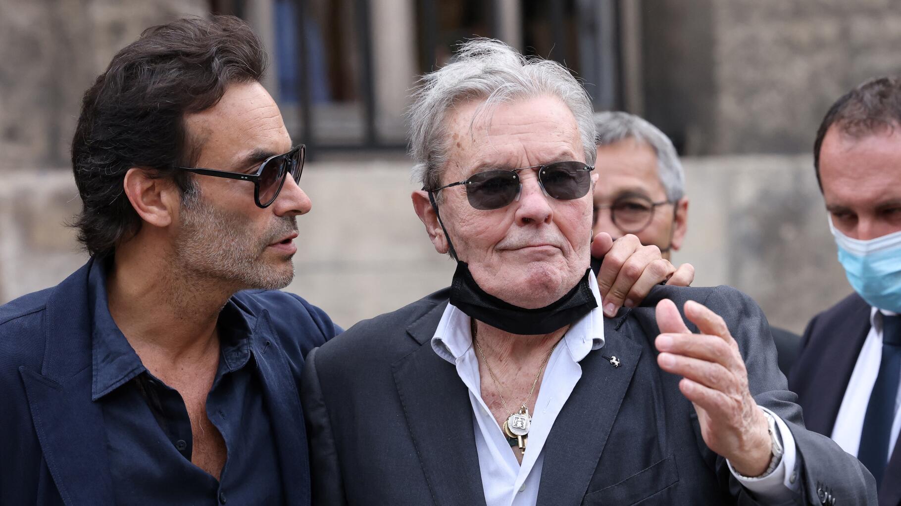 Anthony Delon se confie deux mois après la mort de son père