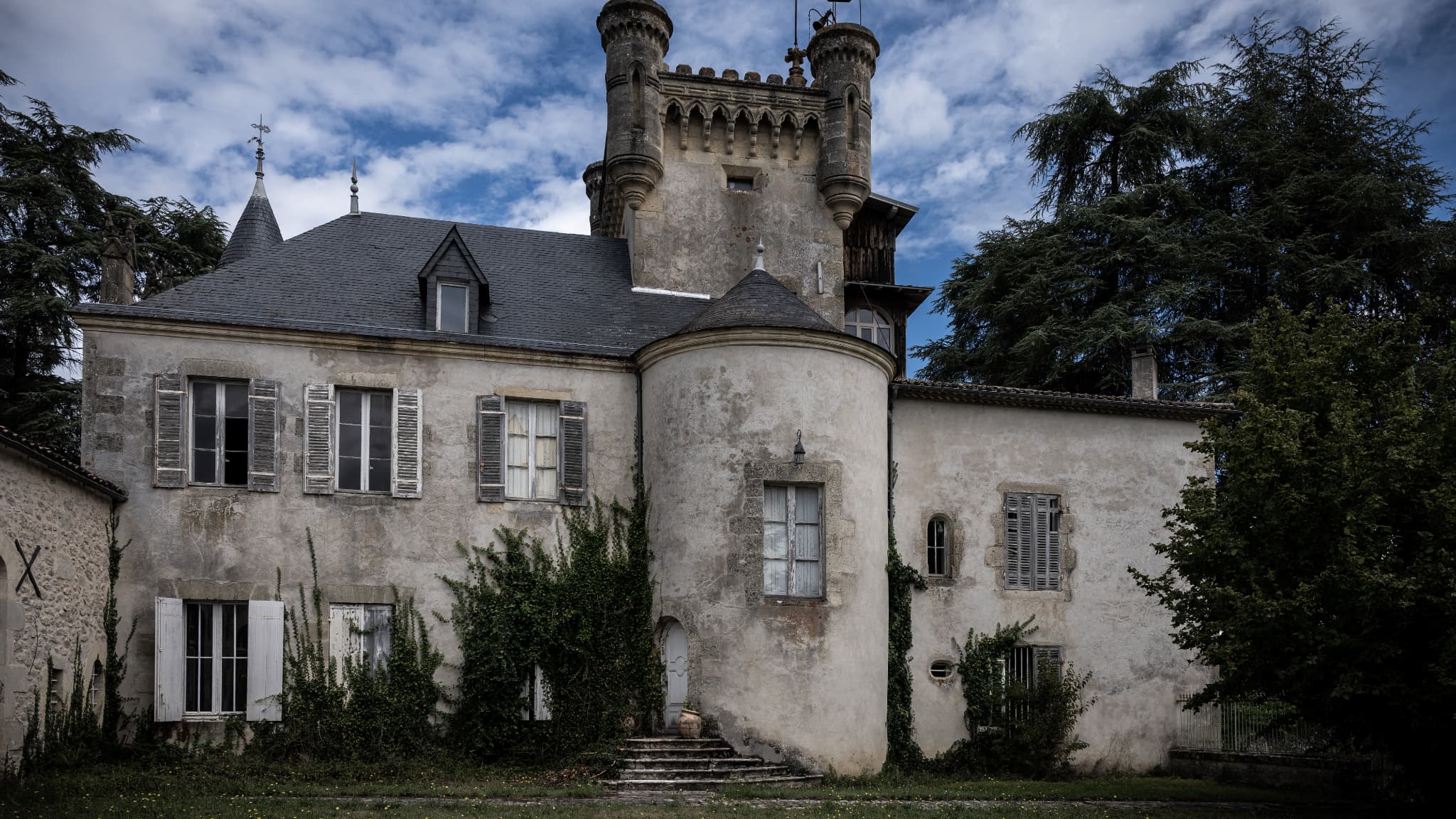 pourquoi les Chinois bradent le vignoble bordelais après une décennie de rachats effrénés