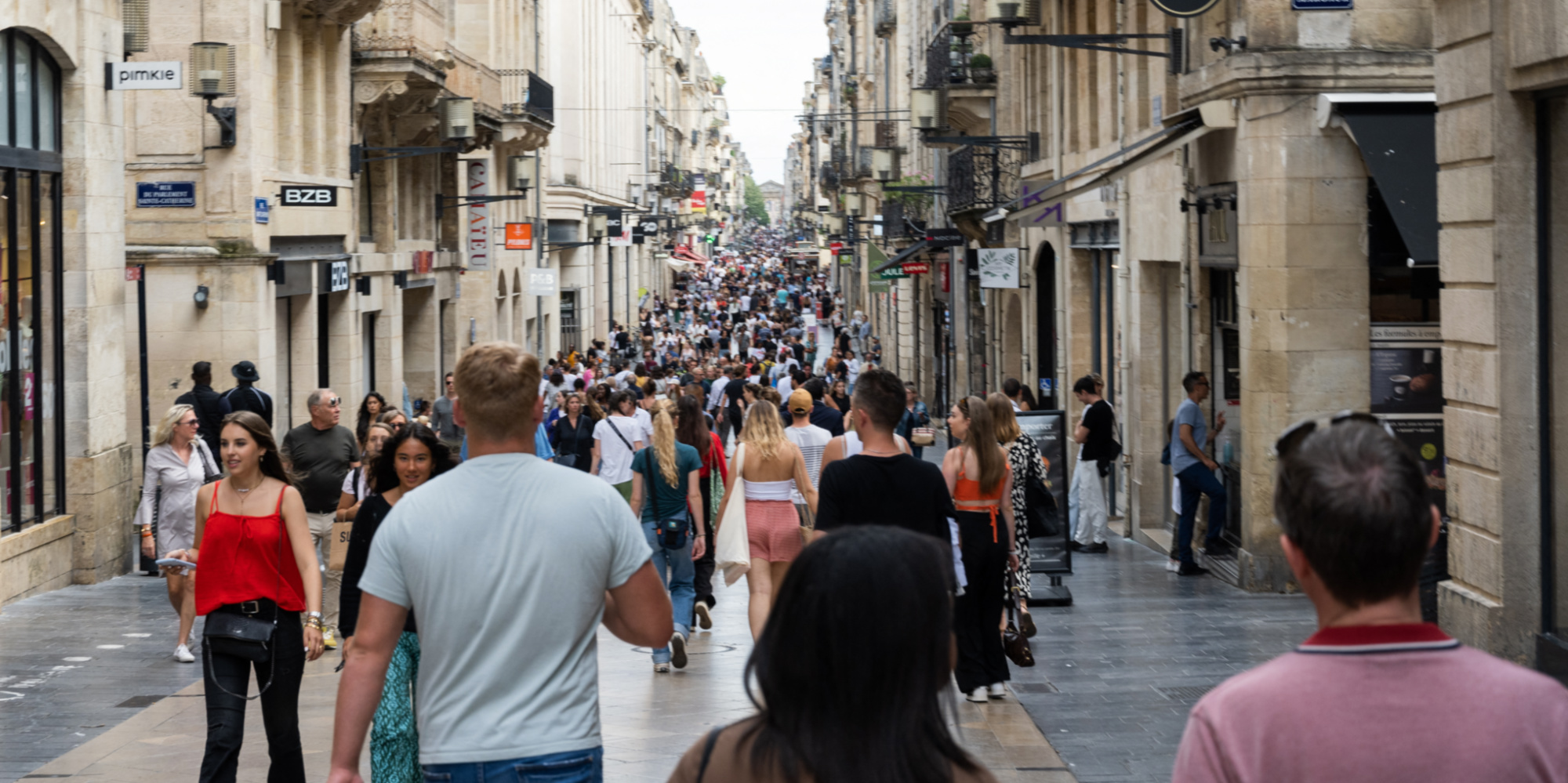 « Le lèche-vitrines n’existe plus », à Bordeaux, les consommateurs réduisent leurs dépenses