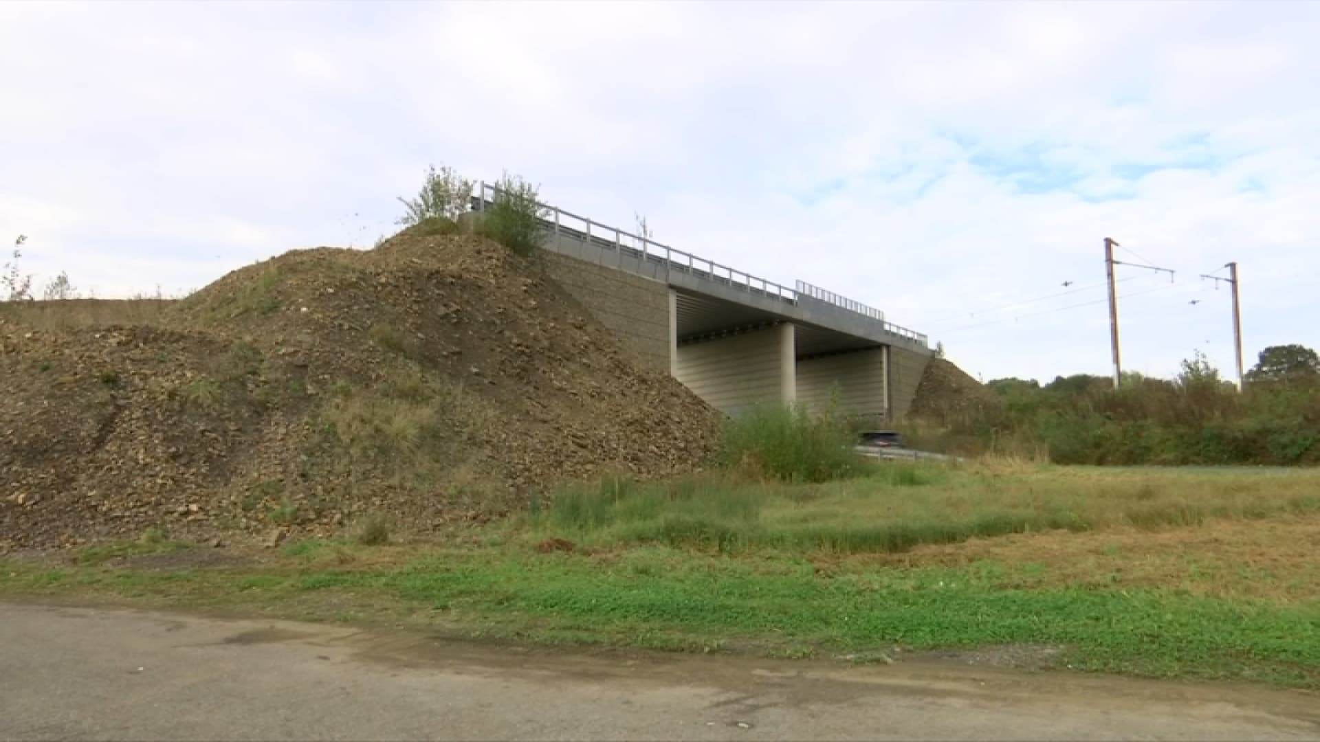 dans les Ardennes, un pont à 3 millions d’euros ne mène à rien