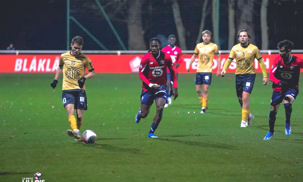 Trévis Dago (LOSC) trouve la lucarne pour son deuxième but en Ligue 2