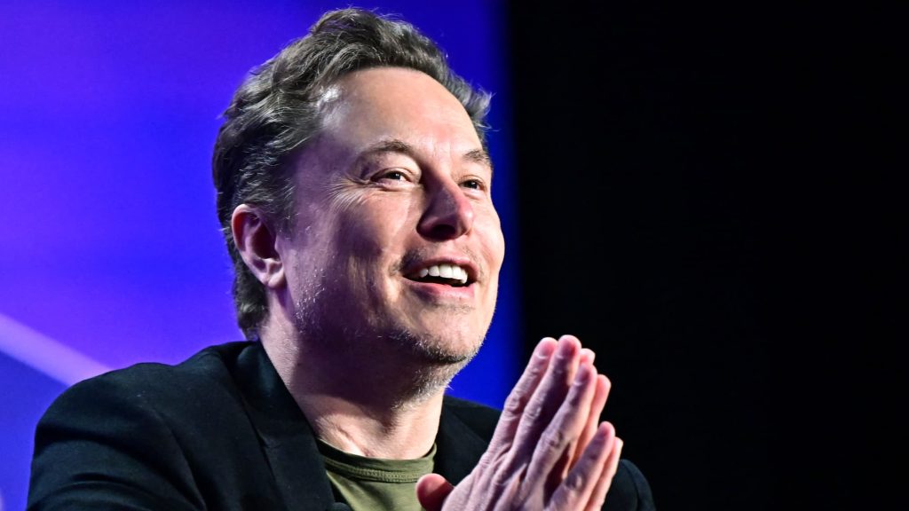 Elon Musk travaillait illégalement à son arrivée aux États-Unis, selon le Washington Post