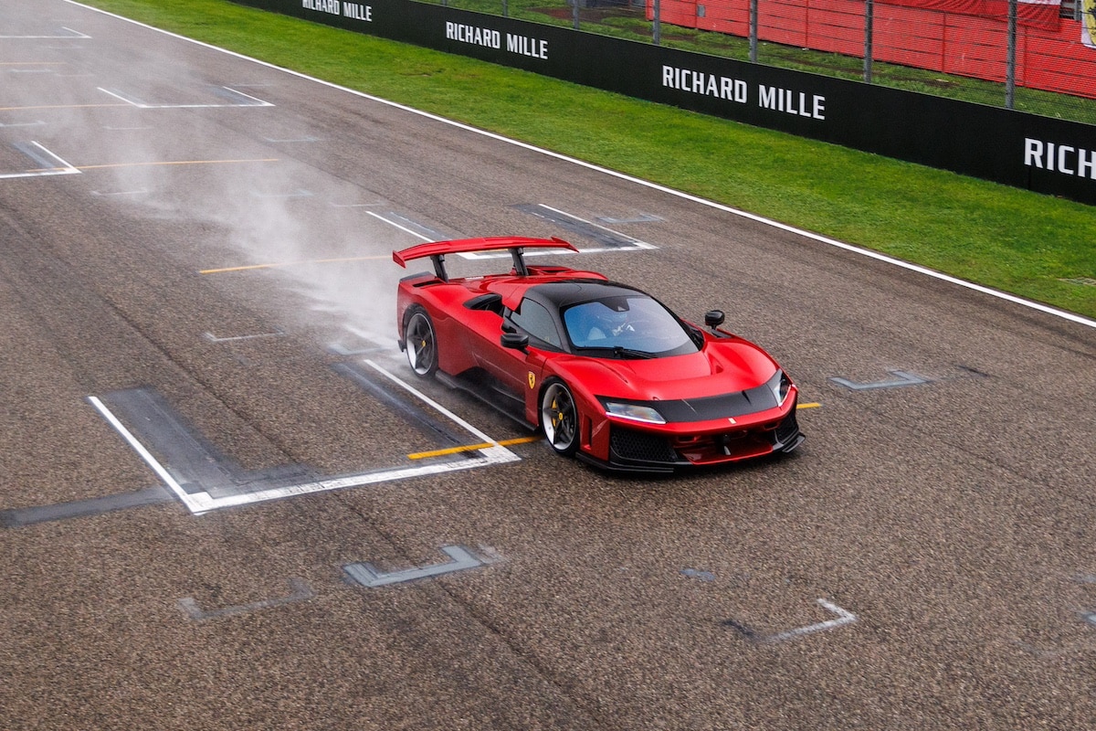 VIDÉO – La Ferrari F80 prend la piste à Imola