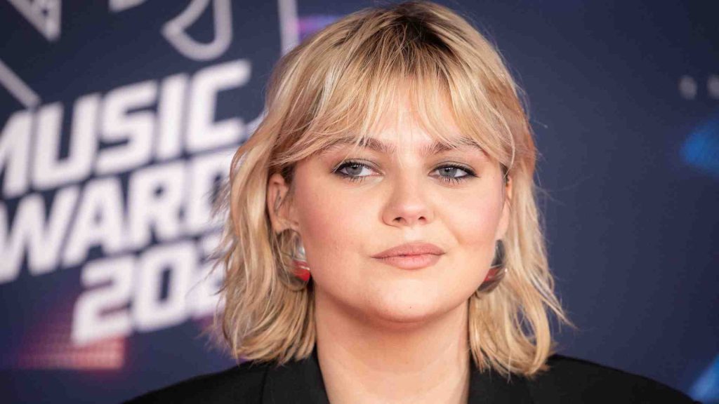 Louane se confie sur ses troubles alimentaires : « C’est un combat long et difficile »