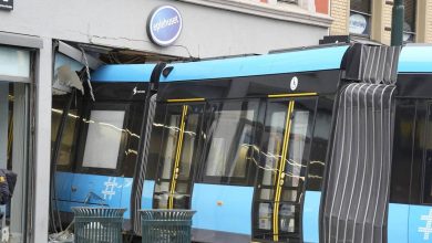 Le tramway déraille et finit dans une vitrine : accident spectaculaire à Oslo